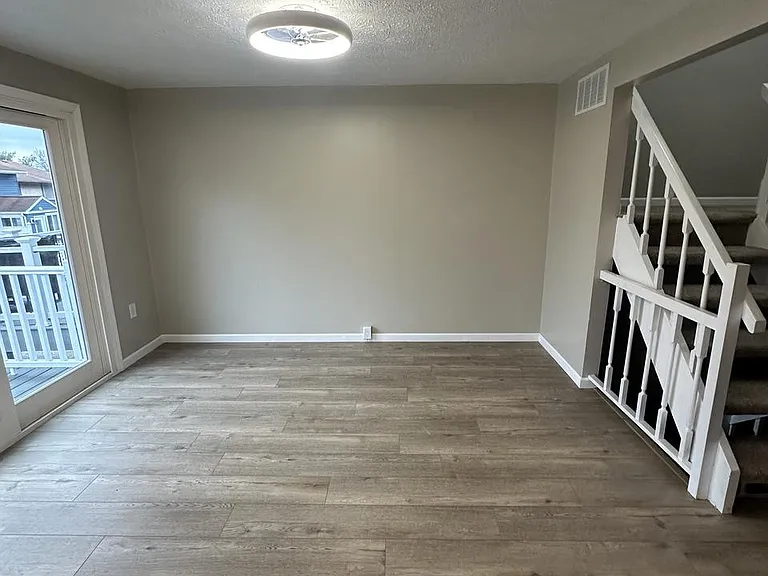 Kitchen/Dining Area