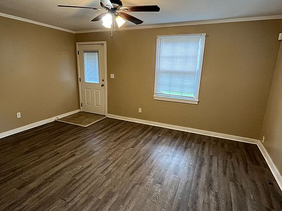 2nd image of 1311 Melody Ln