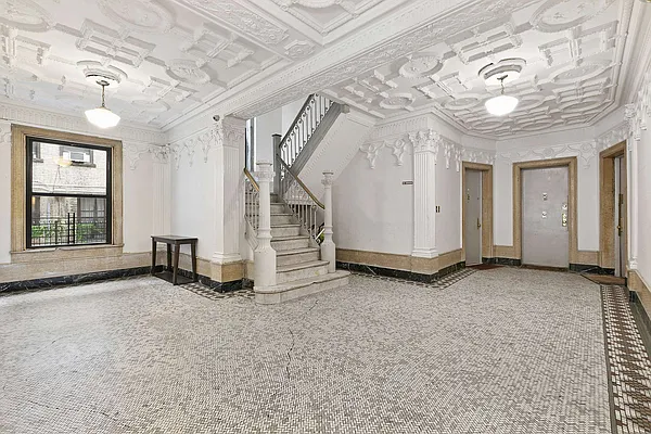 Sold by Compass | media 10