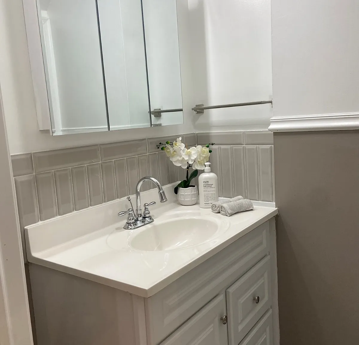 6 bed, 2.0 bath, 2800 sqft, $1,998 — Photo 4