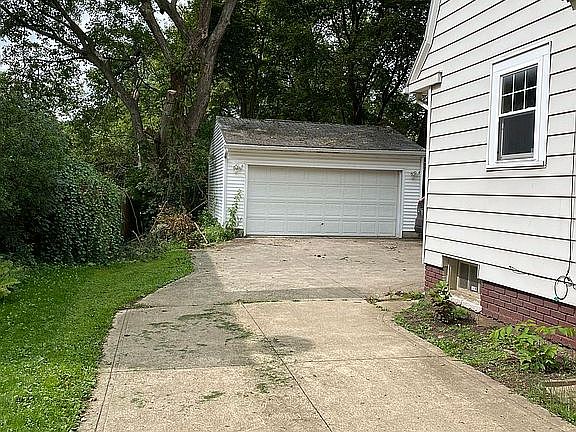 2nd image of 432 Marion Ave