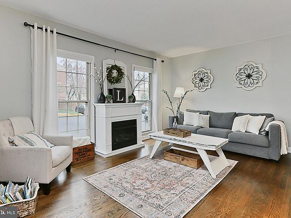 5th image of 9936 Whitewater Dr