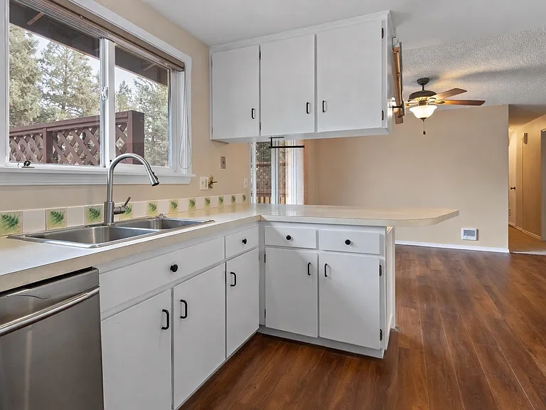 20754 Canterbury Ct — Photo 6
