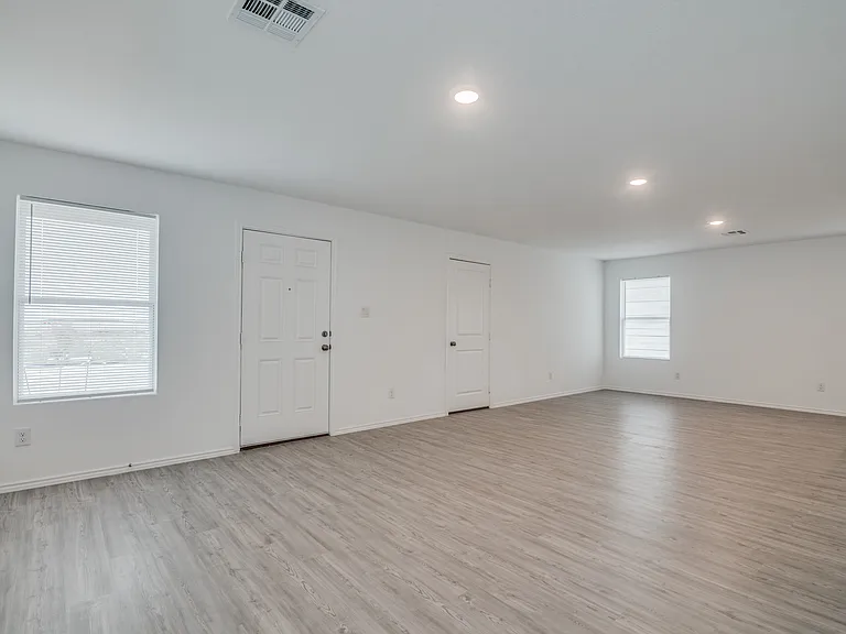 2406 Double Oak Dr — Photo 5