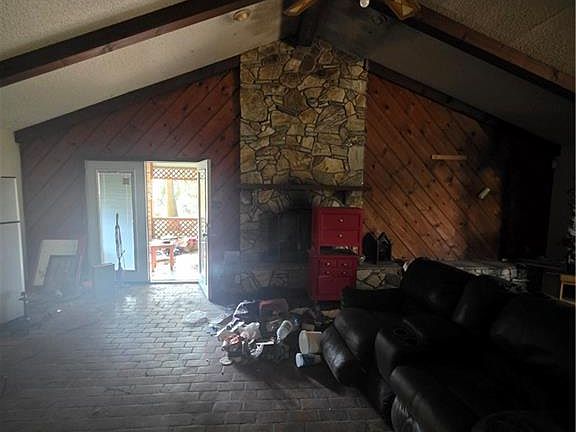 4th image of 61403 Airport Rd