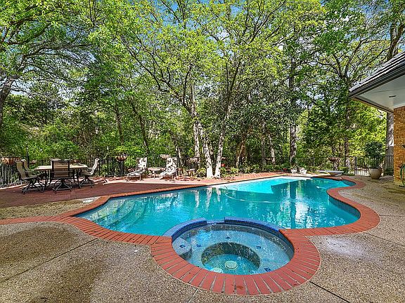 2nd image of 2309 Newforest Ct