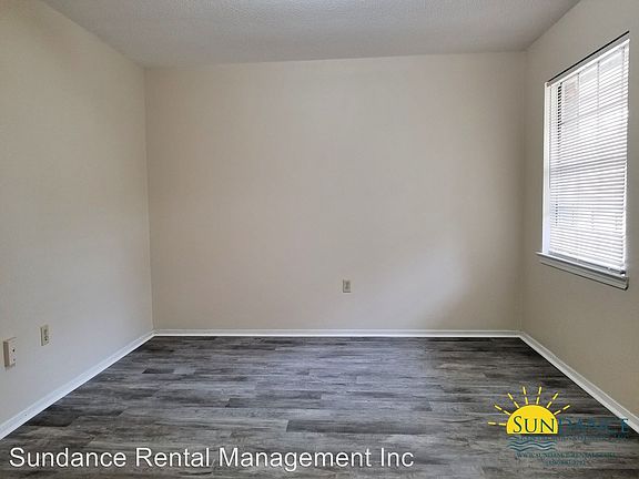 5th image of 14 Wright Pkwy NW APT 2