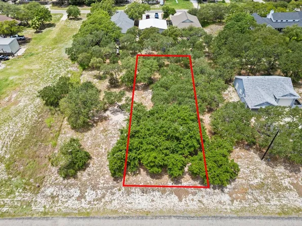 427 S Verne St, Rockport, TX 78382