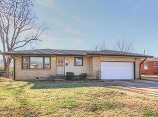 8926 E Latimer Ct, Tulsa, OK 74115