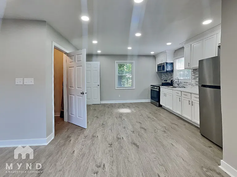 1224 Earhart St — Photo 1