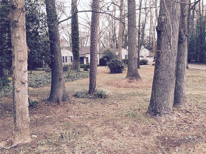 2nd image of 3035 Mabry Rd NE