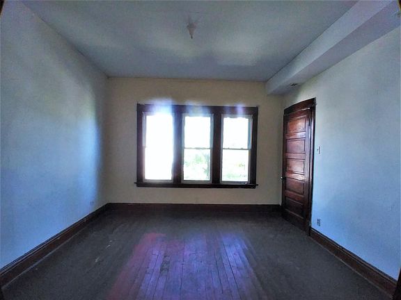 5th image of 2943 N Gresham Ave