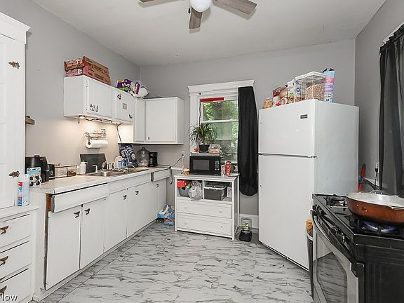 4th image of 3882 W 34th St