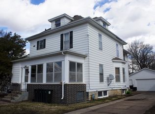 2116 Olive St, Cedar Falls, IA 50613
