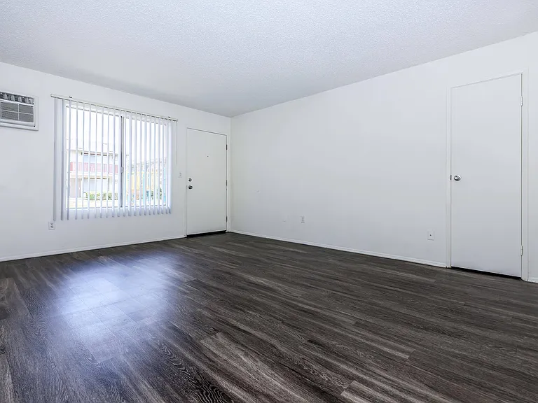 Del Amo Apartment Homes — Photo 20