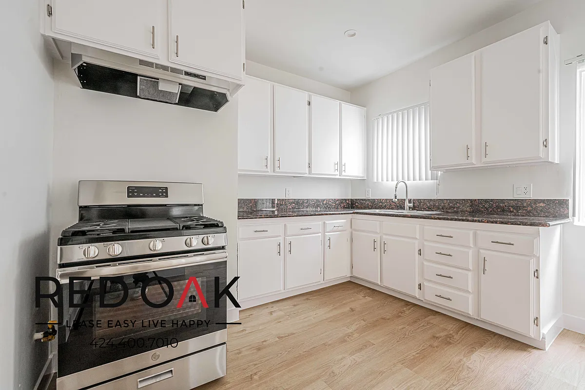 Building Photo - 6135 Saturn St #6135.5