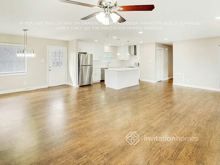 4240 Winedale Ln — Photo 8