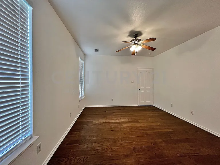 8000 Ranchvale Ln — Photo 13