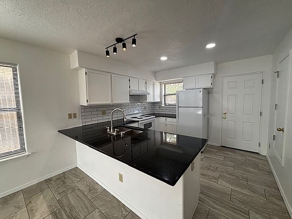 2nd image of 1218 Senda Del Valle #A