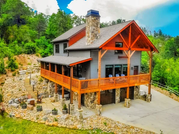 829 Vixen Run, Gatlinburg, TN 37738