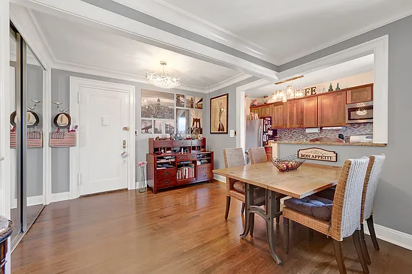 Sold by REMAX Elite | media 4