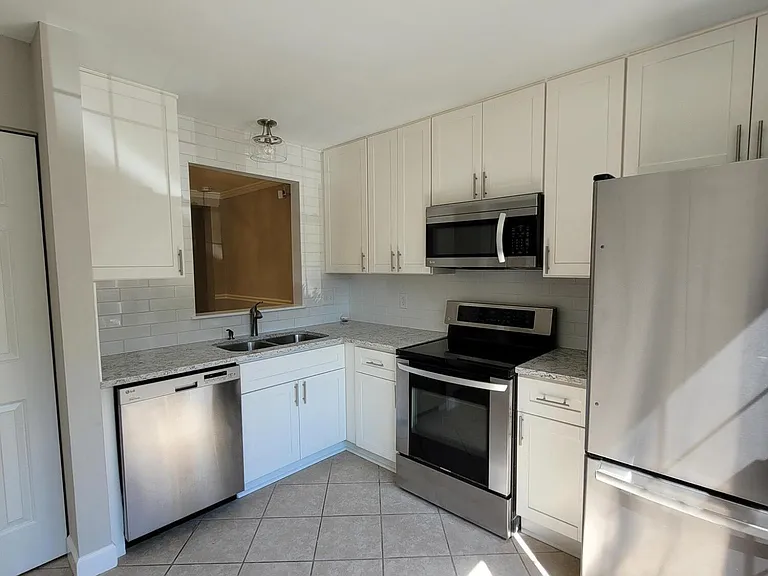 7831 Stephanie Ln — Photo 7
