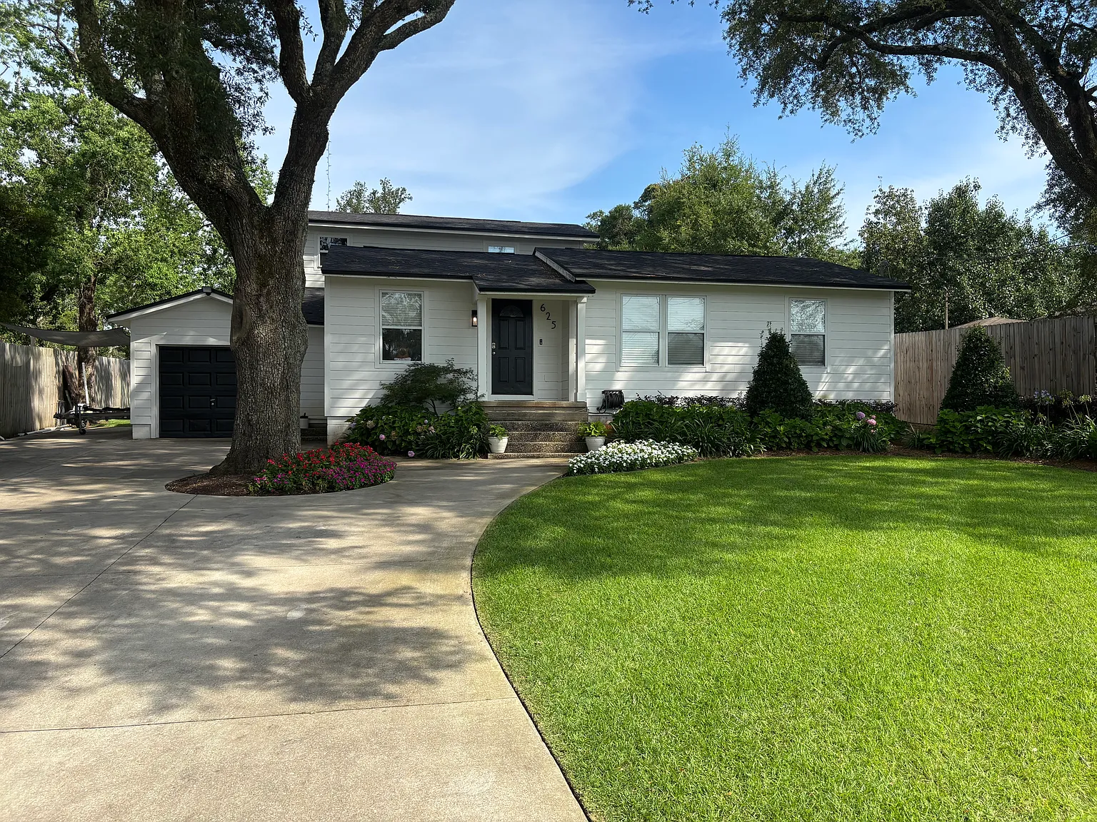 4 bed, 1800 sqft, $2,100 — Photo 1