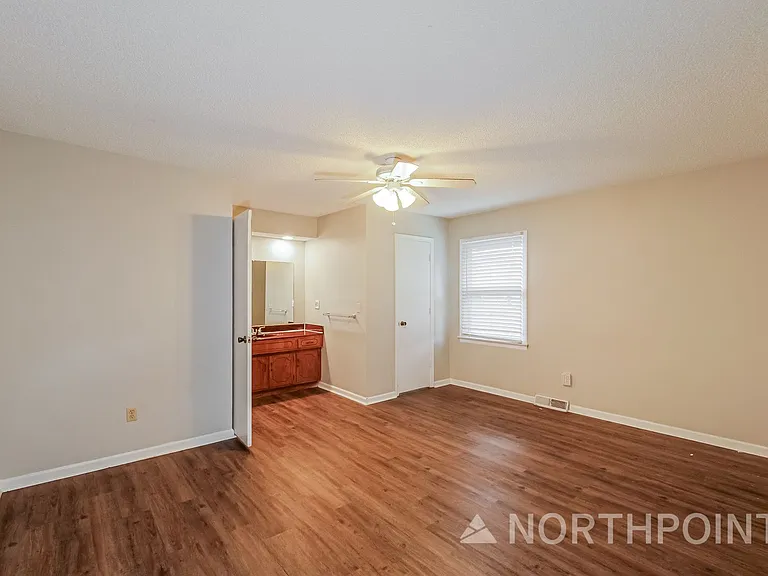601 SE Richardson Pl — Photo 7