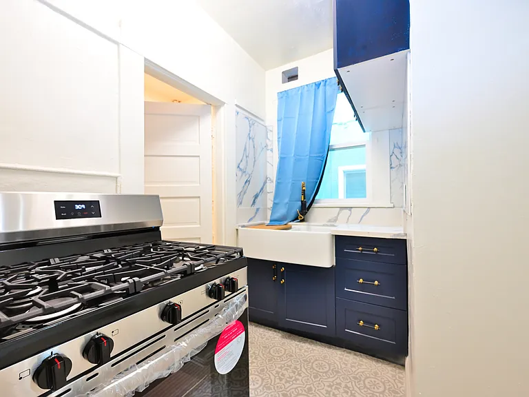 48 Navy St #3 — Photo 10