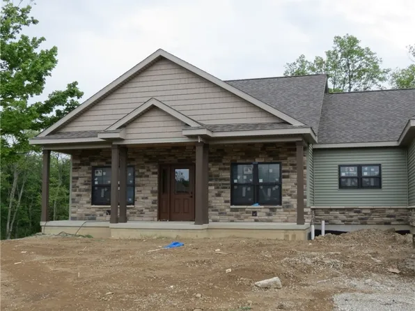 1085 Winter Ridge Dr, Sidney, OH 45365