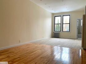 59-20 67th Ave, Ridgewood, NY