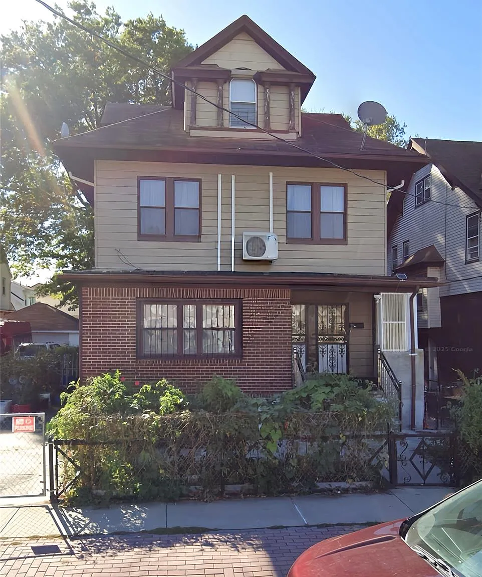 3 bed, 1.0 bath, 936 sqft, $2,900 — Photo 1