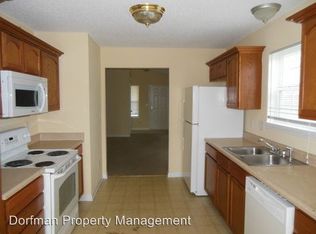 664 Cloverfield Ln, Greenwood, IN 46143