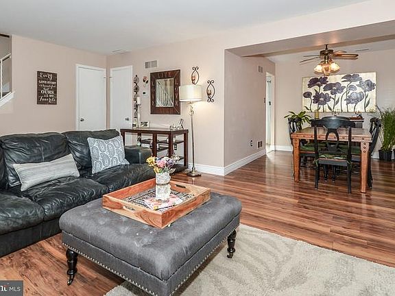 3rd image of 72 Hunt Dr