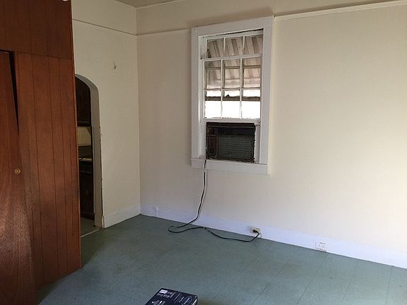 5th image of 4612 Laurel St