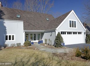 9100 White Chimney Ln, Great Falls, VA 22066