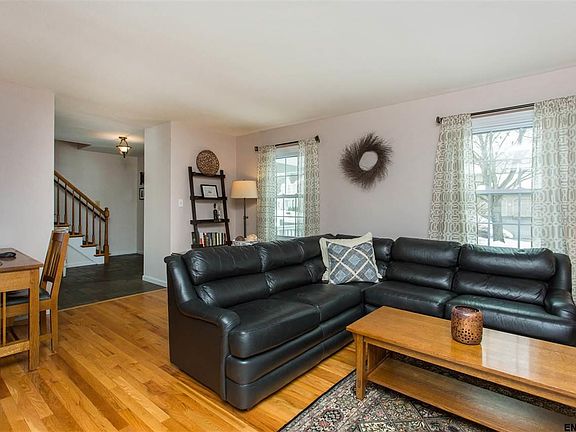 4th image of 34 Friar Tuck Way