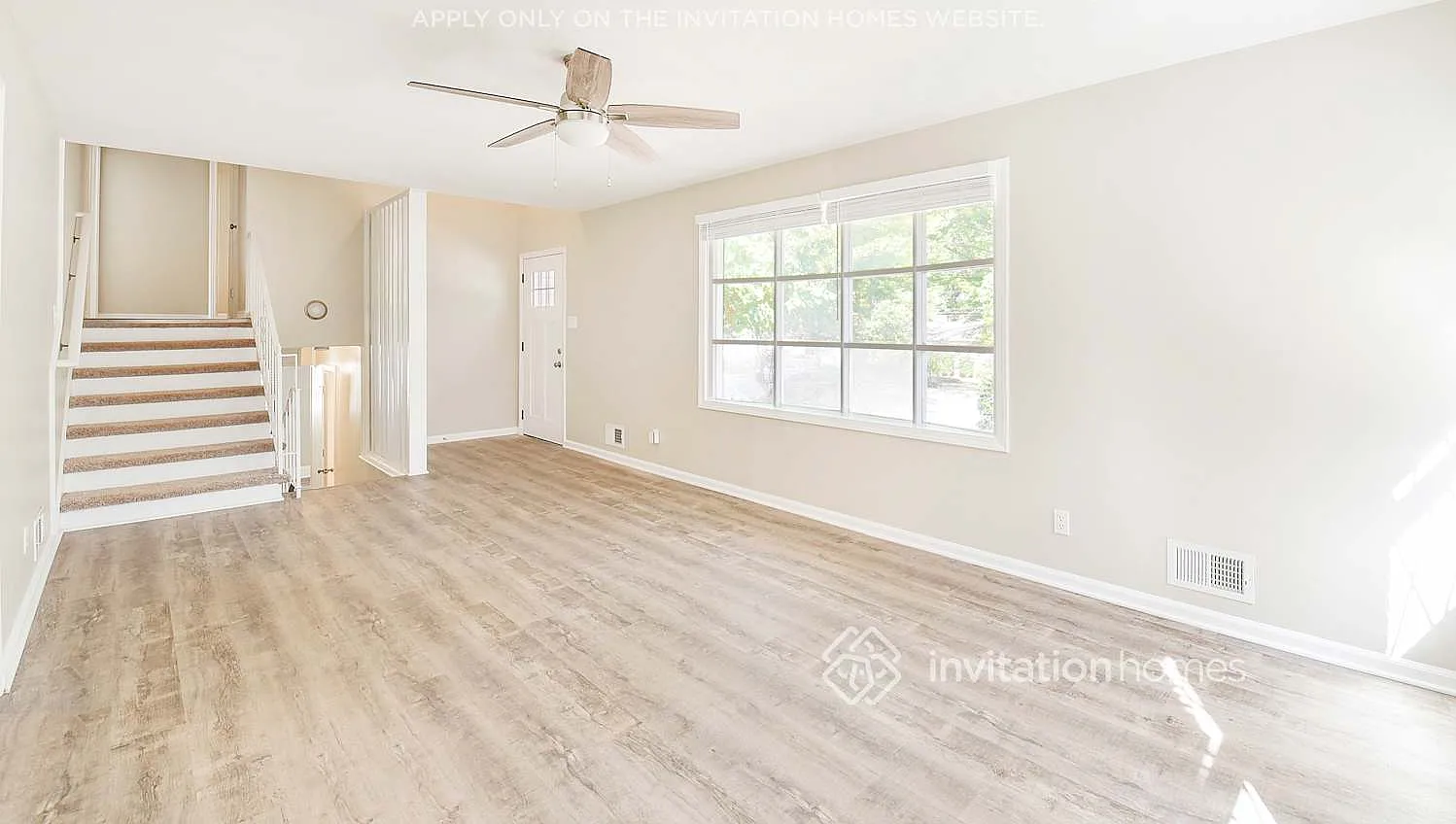 3938 Somerdale Ln Charlotte, NC 28205 — Photo 3