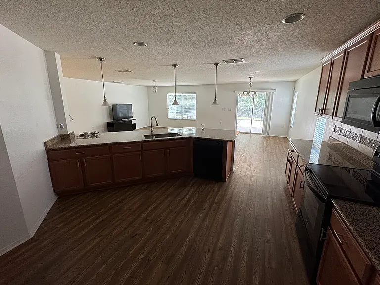 4702 Blue Diamond St — Photo 11