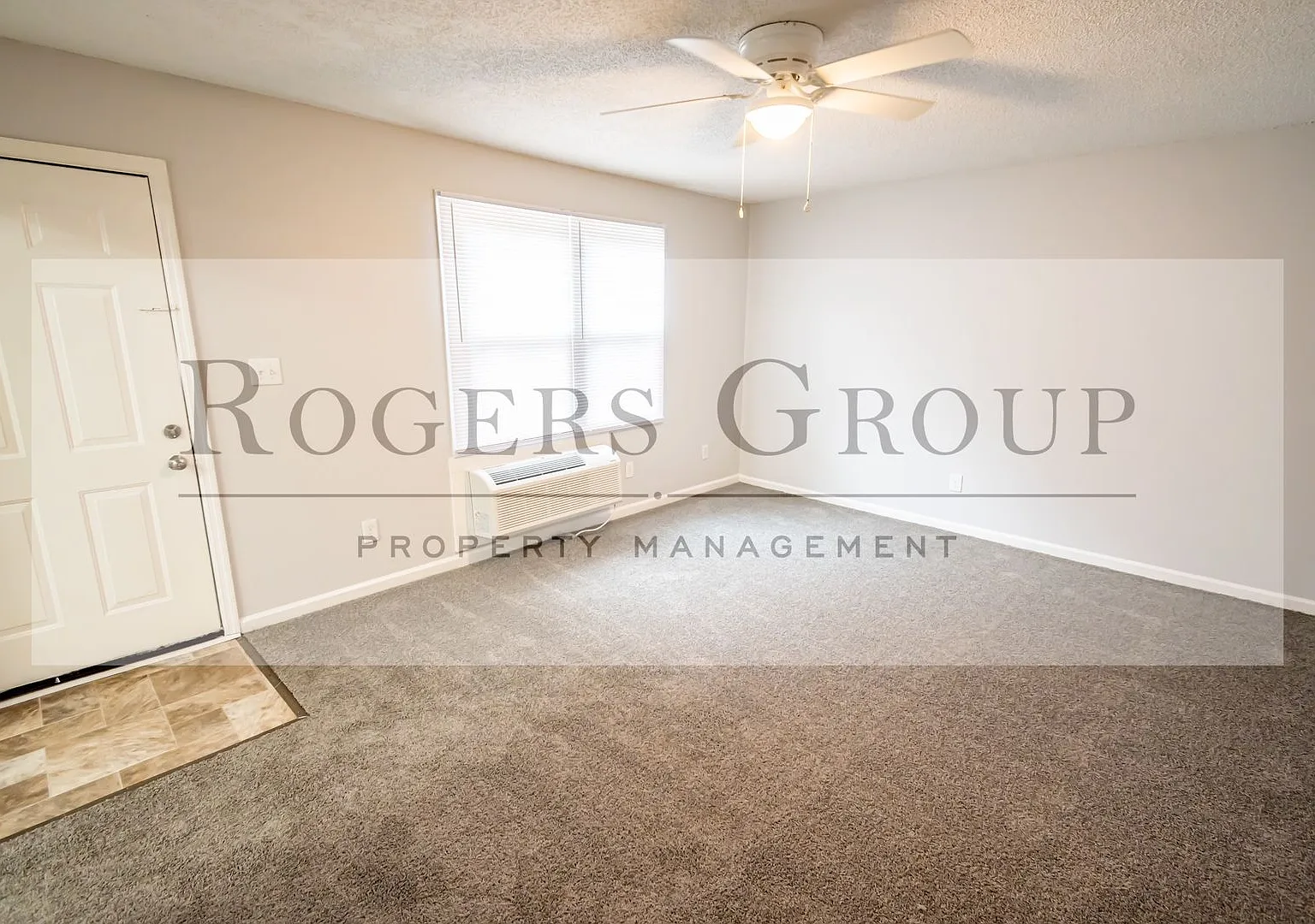 #233 - 100-102 Holly Ct Duplex — Photo 4