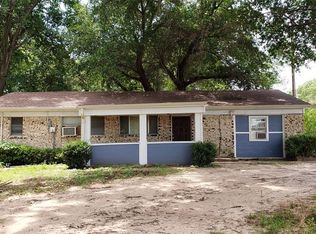 101 Sharpe Ln, Gun Barrel City, TX 75156