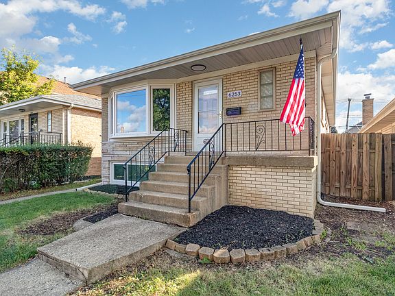 3rd image of 6253 N Harlem Ave