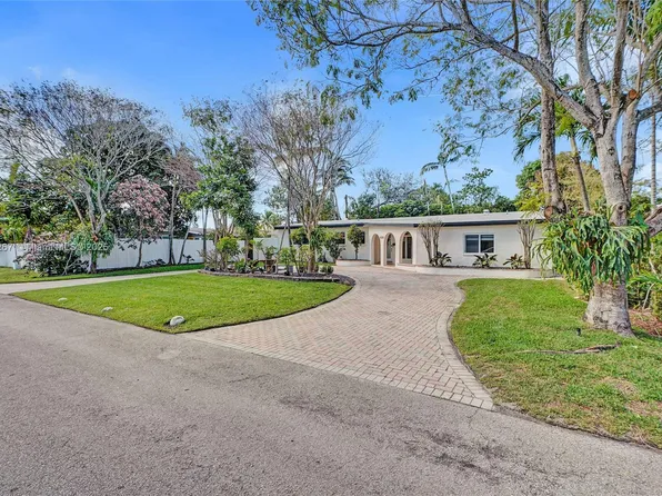 20220 NE 15th Ave, Miami, FL 33179