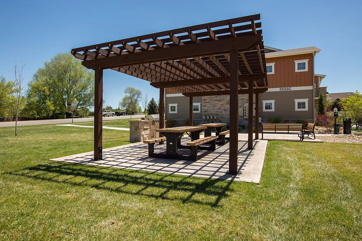 Building Photo - 5233 Boardwalk Dr #C201