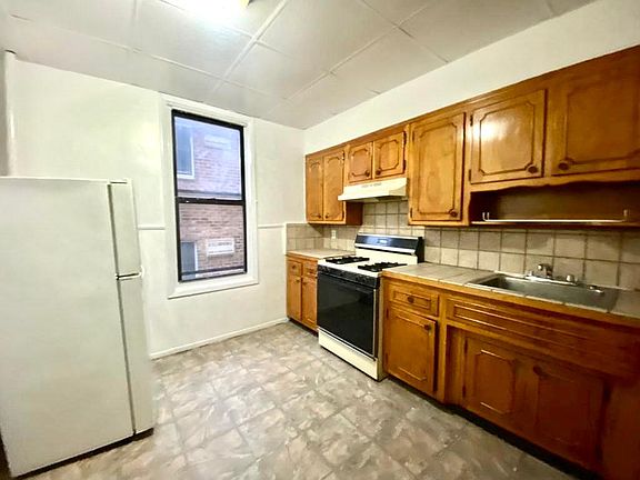 5th image of 1028 66th St #2R