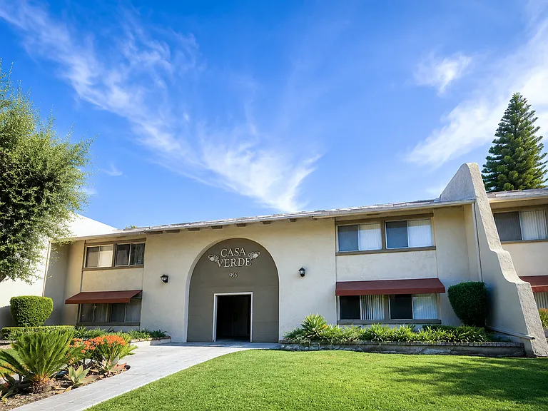 Casa Verde at Canyon Crest Apartments — Photo 9