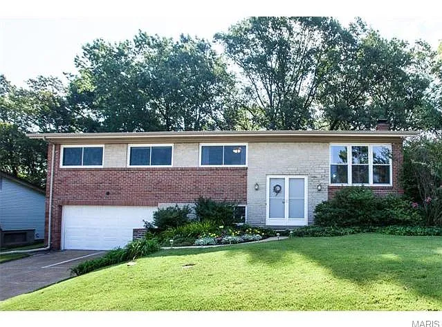 4550 Tauneybrook Dr photo 1