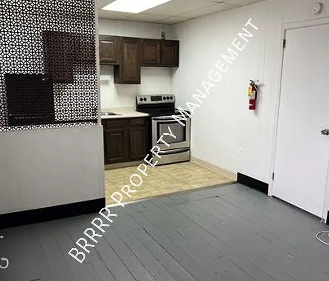 754 N 11th St #2R — Photo 3