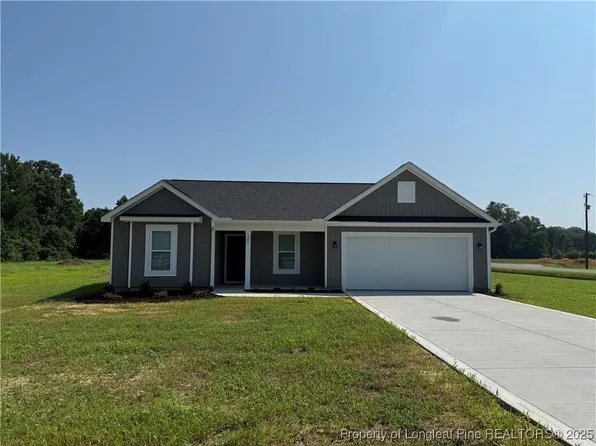 142 Dalton Dr, Lumber Bridge, NC 28357