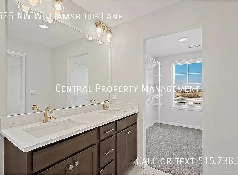 635 NW Williamsburg Ln — Photo 18